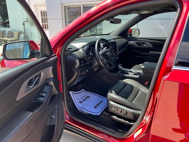 2023 Chevrolet Traverse LT Leather