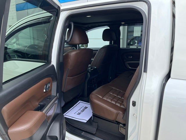 2022 Nissan TITAN Crew Cab Platinum Reserve 4x4