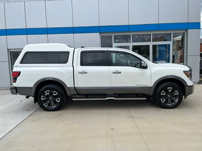 2022 Nissan TITAN Crew Cab Platinum Reserve 4x4
