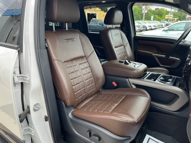 2022 Nissan TITAN Crew Cab Platinum Reserve 4x4