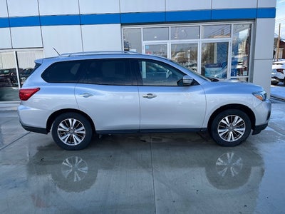 2018 Nissan Pathfinder SV