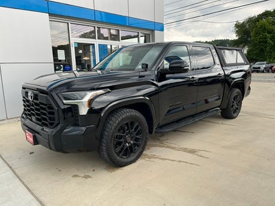 2022 Toyota Tundra 4WD SR5