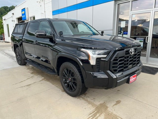 2022 Toyota Tundra 4WD SR5